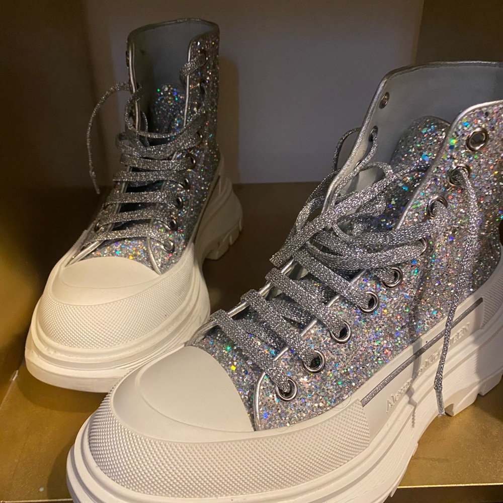 Authentic Sneaker - image 4